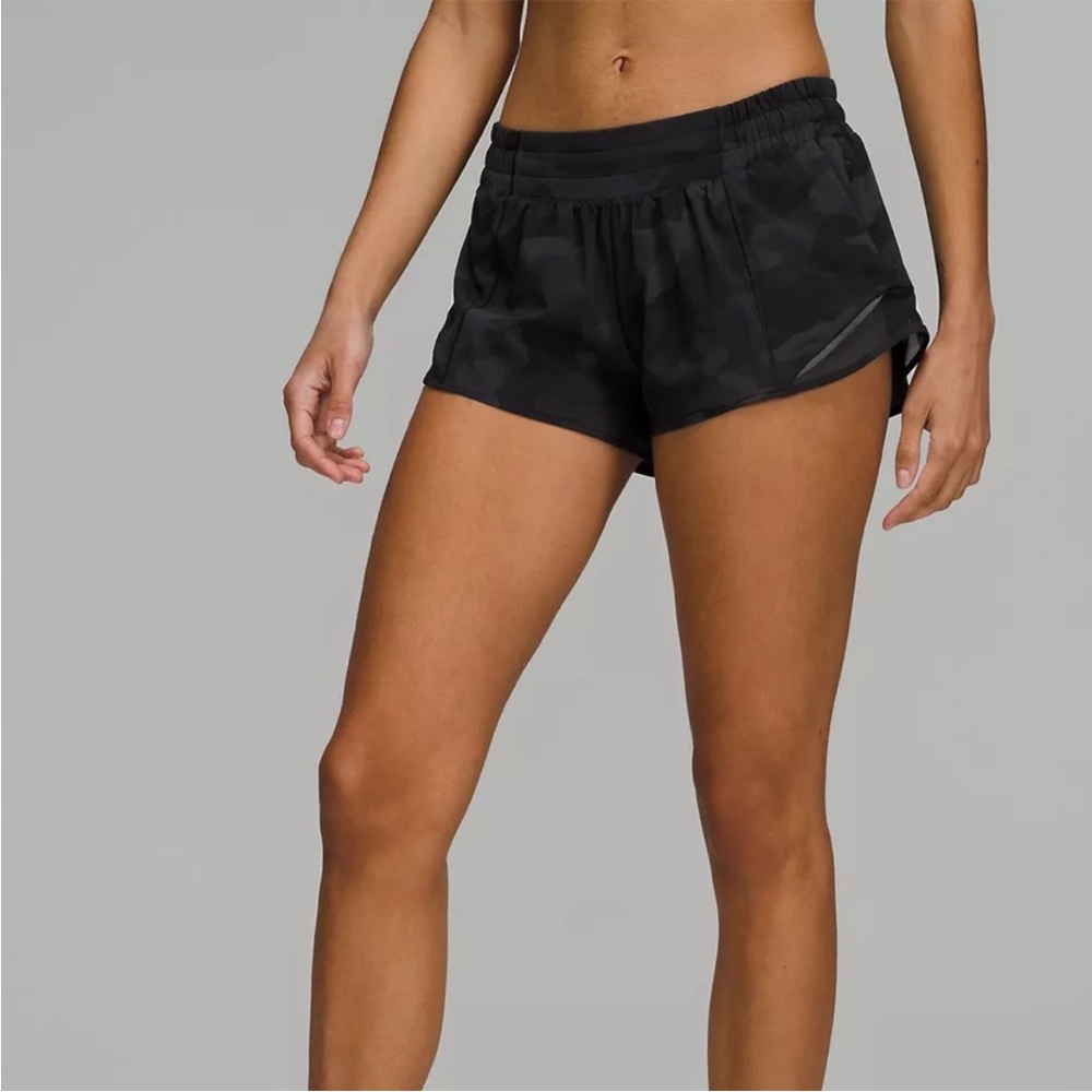 Lululemon Hotty Hot Low-Rise Lined Short 4” Incognito Camo Size 4 Tall